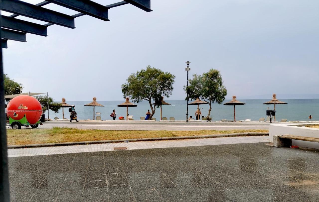 3 Room Apartment By The Beach - Free Parking Peraía Esterno foto