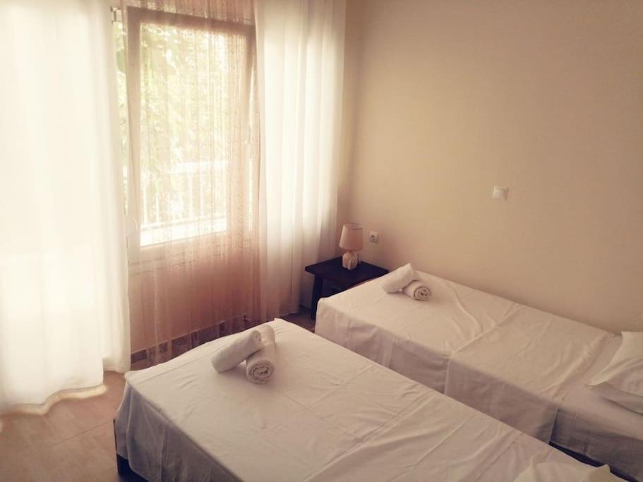 3 Room Apartment By The Beach - Free Parking Peraía Esterno foto